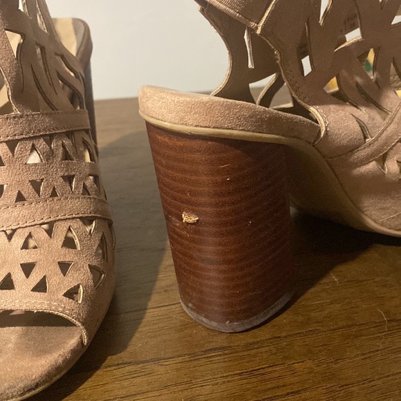 Nude block heels - Picture 2 of 3